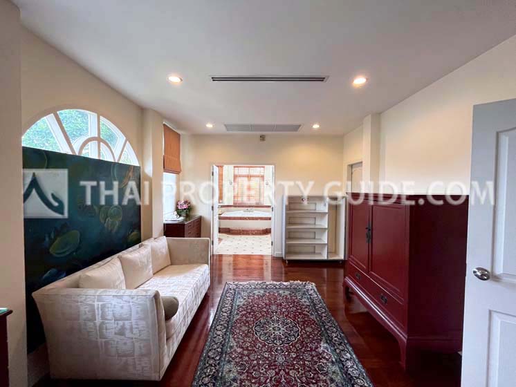 House with Shared Pool in Sukhumvit 